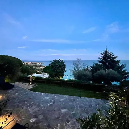 Casa vacanze Panoramica Con Giardino Alassio